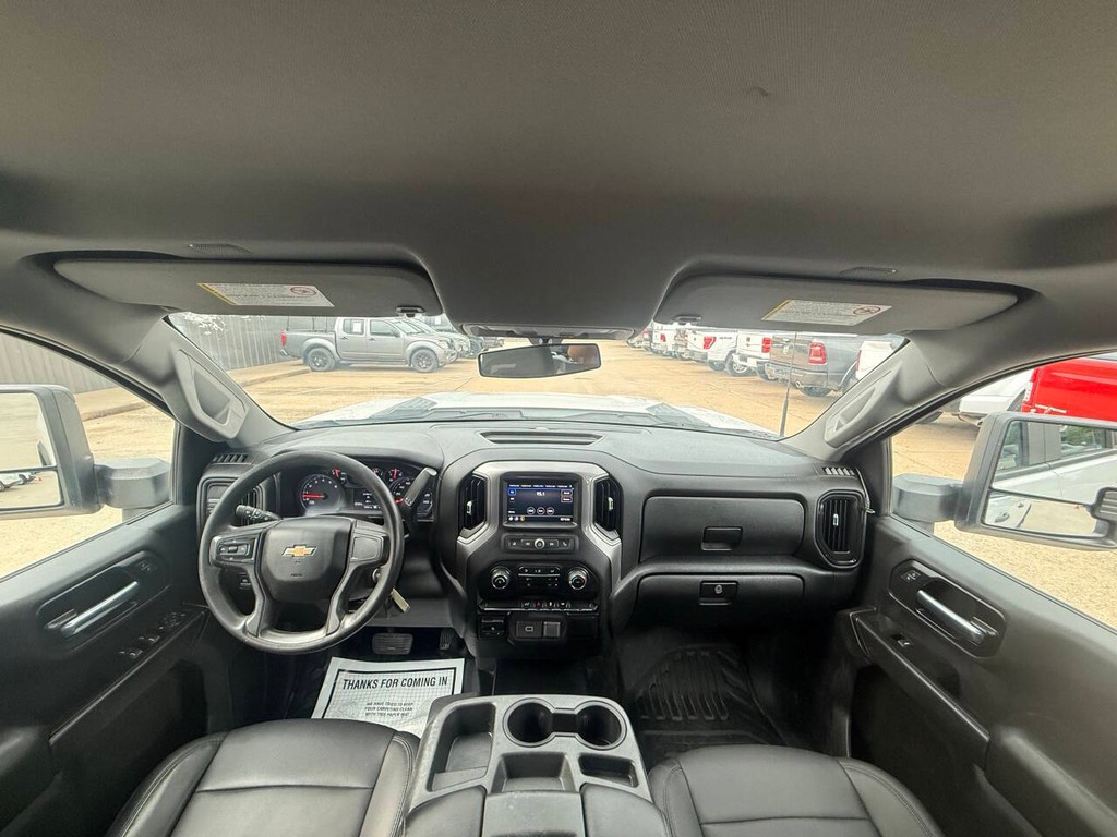 Chevrolet Silverado 2500HD Vehicle Full-screen Gallery Image 18