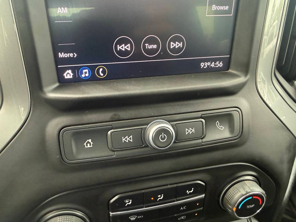 Chevrolet Silverado 2500HD Vehicle Full-screen Gallery Image 27