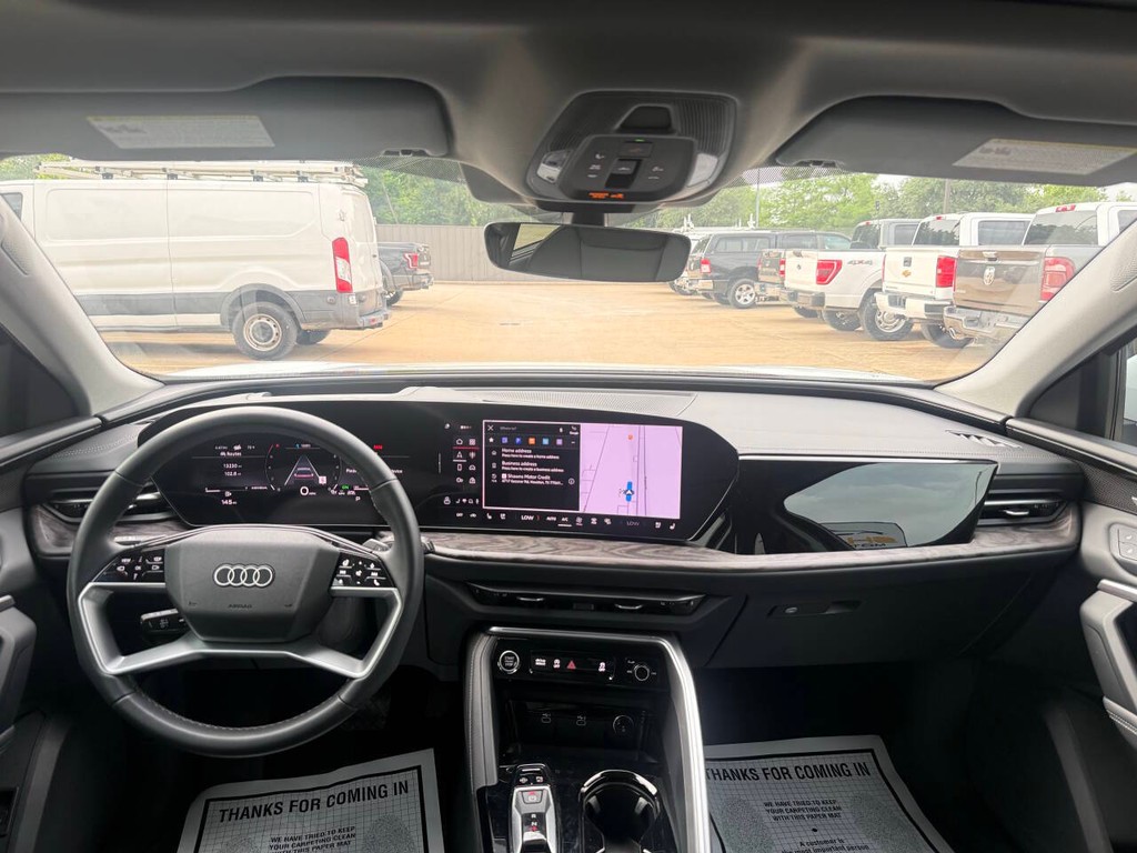 Audi Q5 Vehicle Full-screen Gallery Image 16