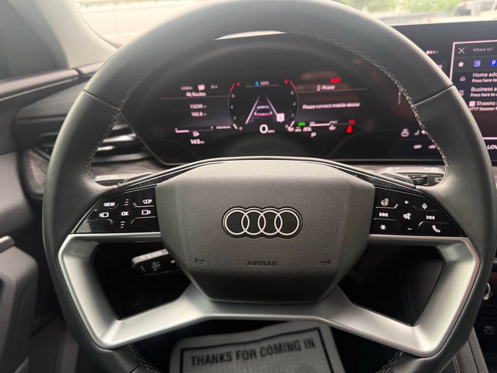 Audi Q5 Vehicle Full-screen Gallery Image 22