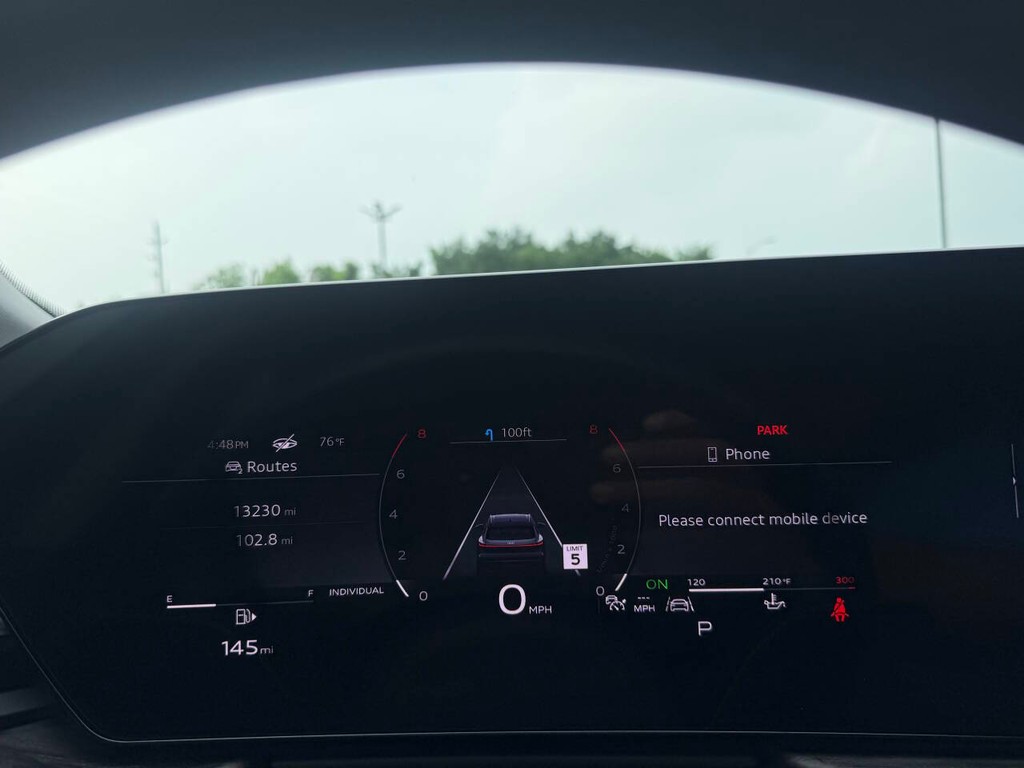 Audi Q5 Vehicle Full-screen Gallery Image 33