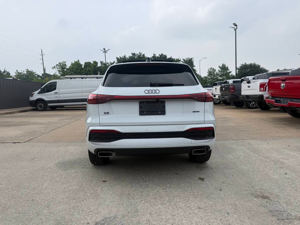 Audi Q5 Vehicle Full-screen Gallery Image 39