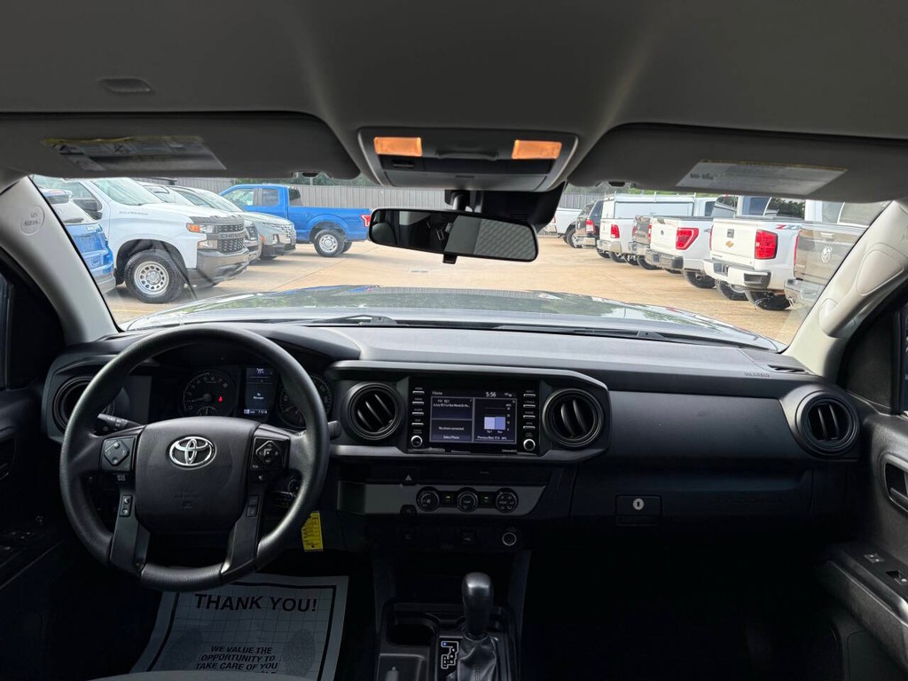 Toyota Tacoma Vehicle Full-screen Gallery Image 17