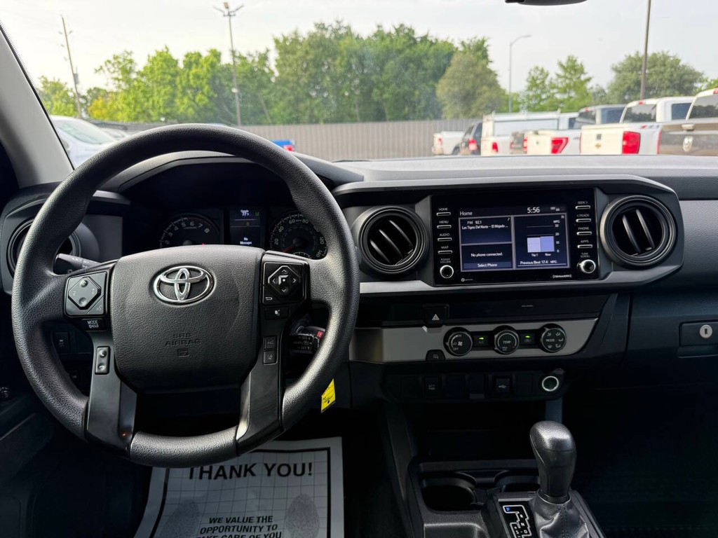 Toyota Tacoma Vehicle Full-screen Gallery Image 21