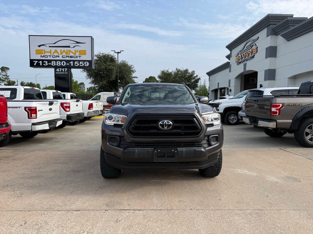 Toyota Tacoma Vehicle Full-screen Gallery Image 39