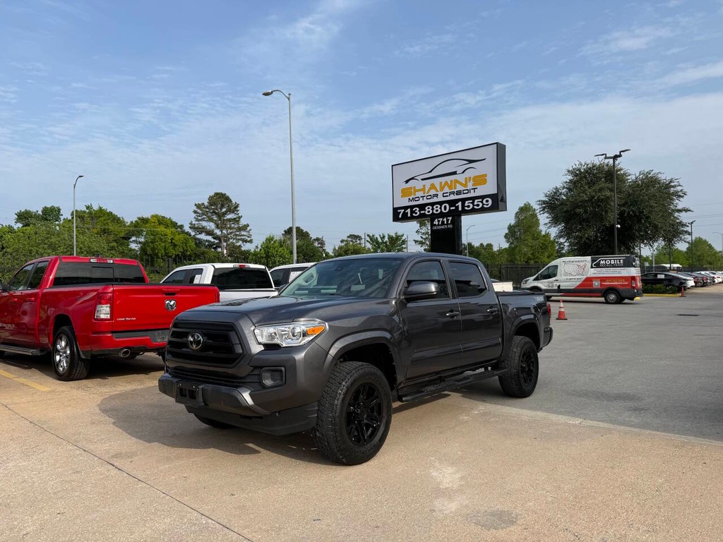 Toyota Tacoma Vehicle Full-screen Gallery Image 40