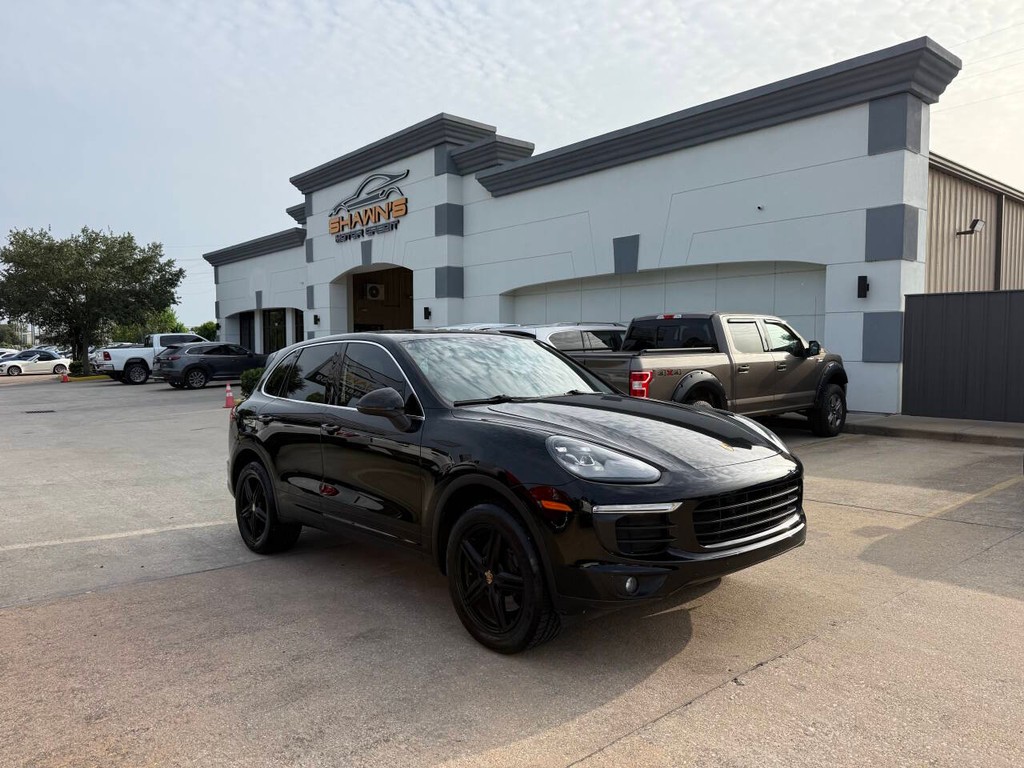 Porsche Cayenne Vehicle Full-screen Gallery Image 02