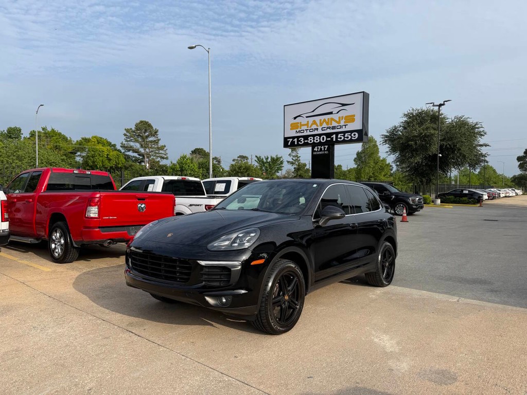 Porsche Cayenne Vehicle Full-screen Gallery Image 03