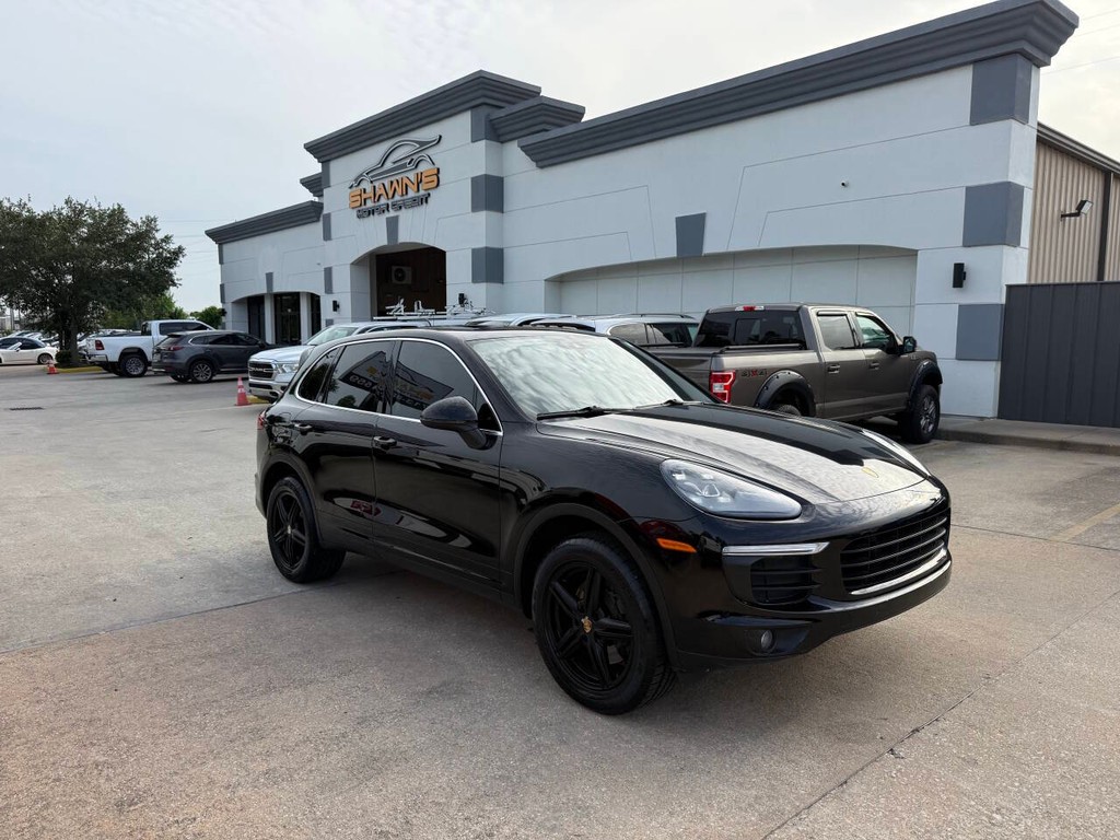 Porsche Cayenne Vehicle Full-screen Gallery Image 43