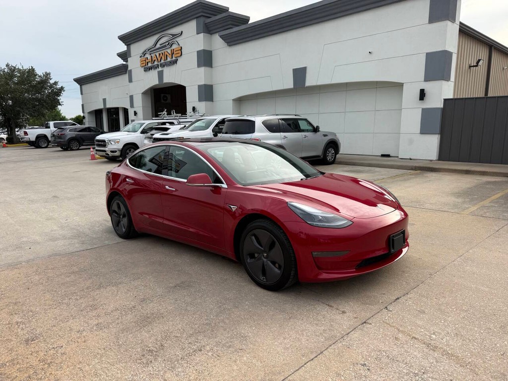 Tesla Model 3 Vehicle Full-screen Gallery Image 02