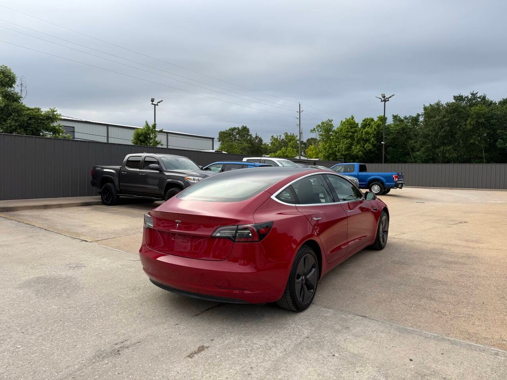 Tesla Model 3 Vehicle Full-screen Gallery Image 05