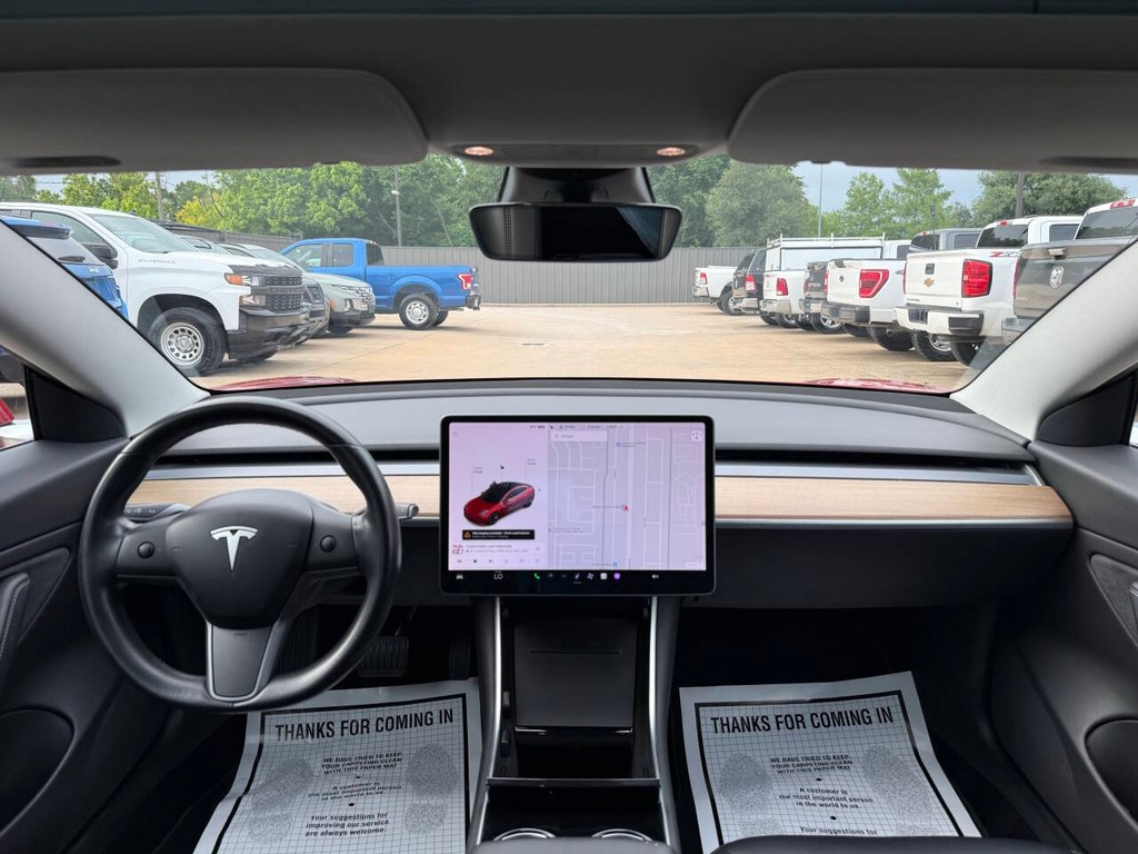 Tesla Model 3 Vehicle Full-screen Gallery Image 17