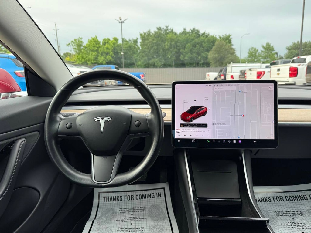 Tesla Model 3 Vehicle Full-screen Gallery Image 21