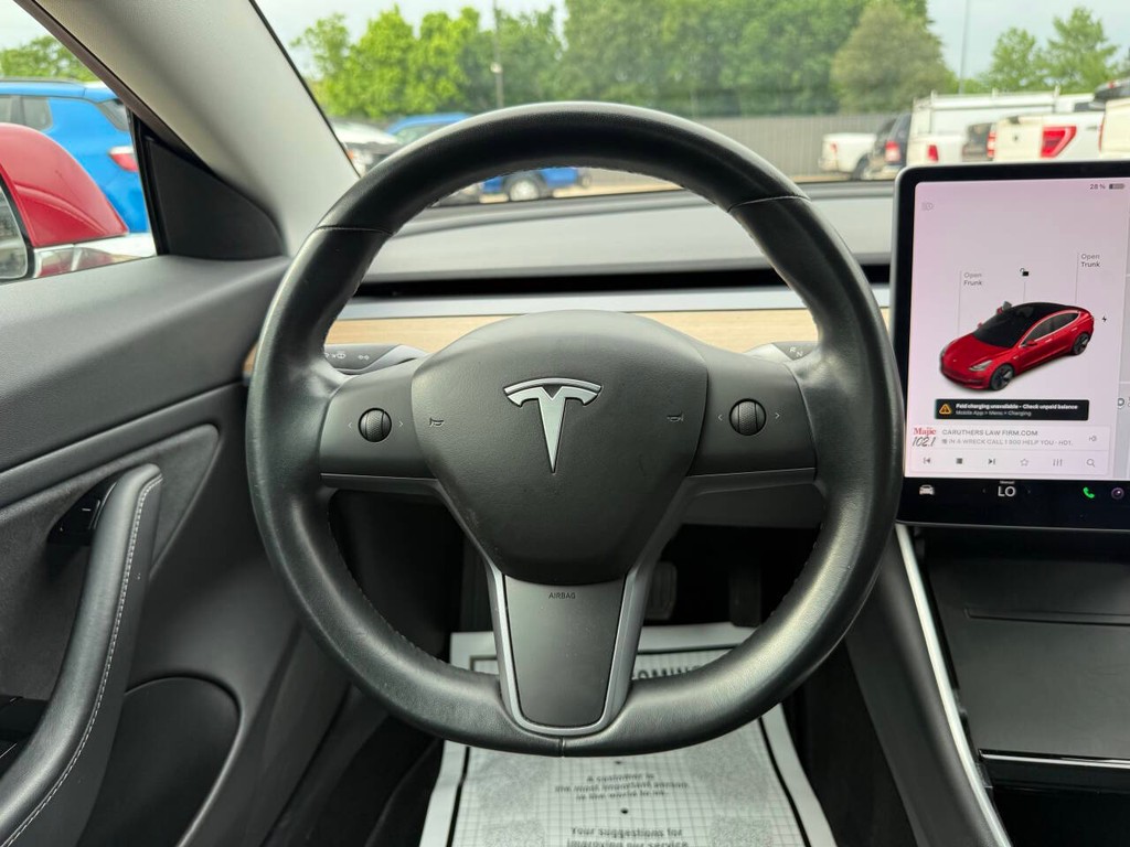 Tesla Model 3 Vehicle Full-screen Gallery Image 22