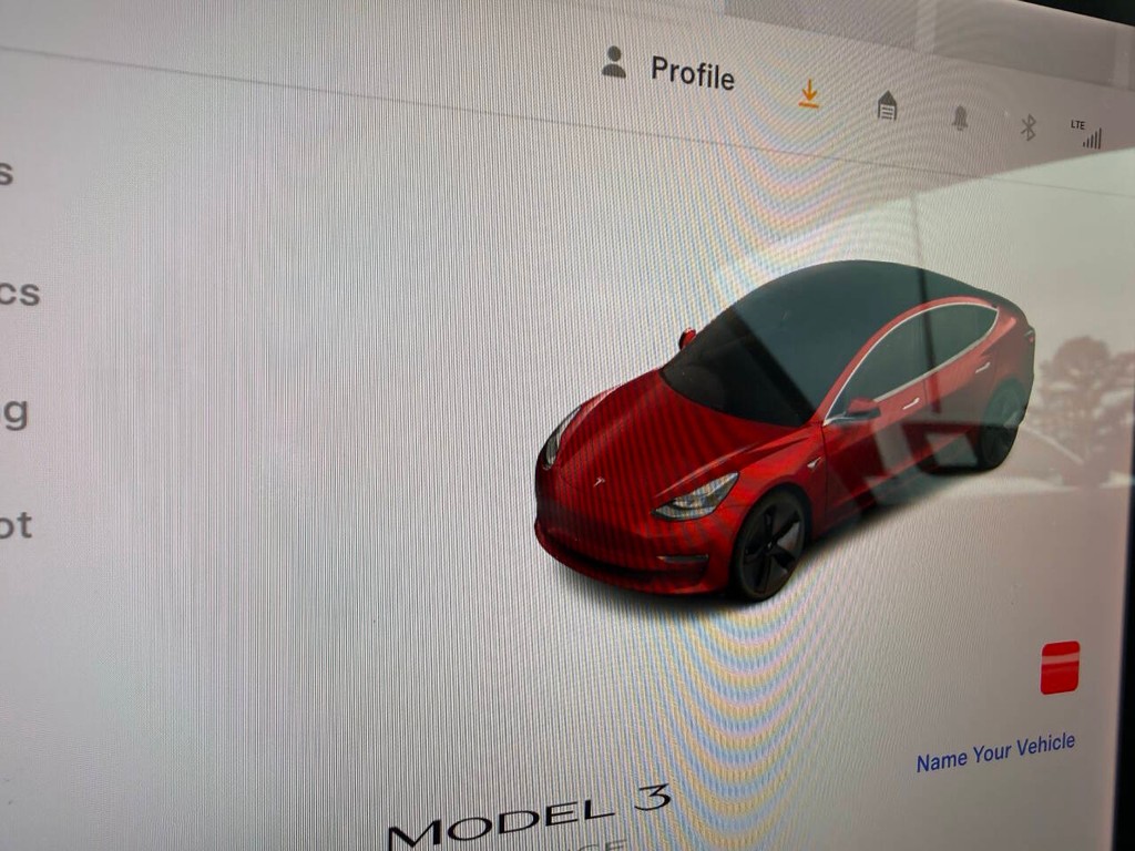Tesla Model 3 Vehicle Full-screen Gallery Image 26