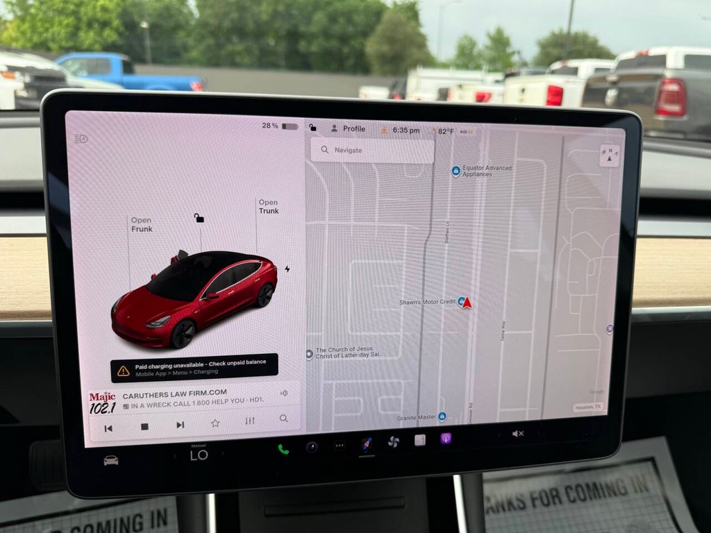 Tesla Model 3 Vehicle Full-screen Gallery Image 27