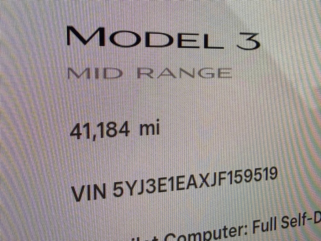 Tesla Model 3 Vehicle Full-screen Gallery Image 31