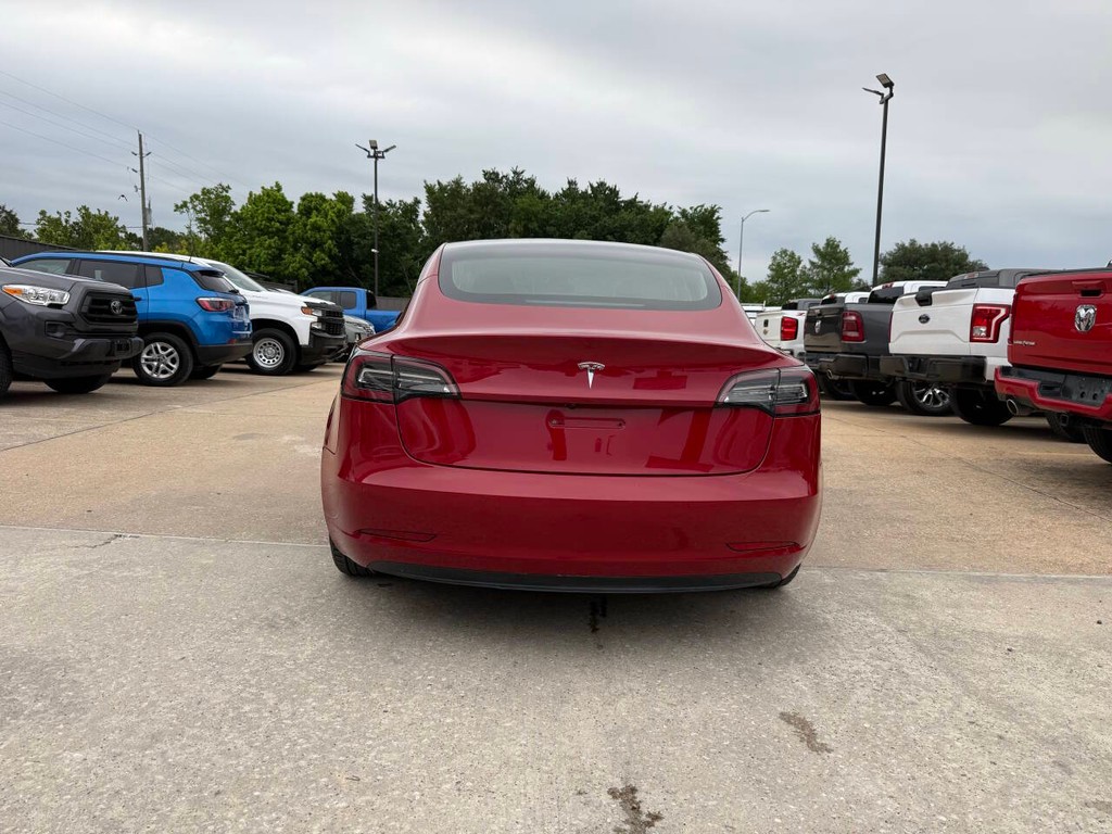Tesla Model 3 Vehicle Full-screen Gallery Image 36