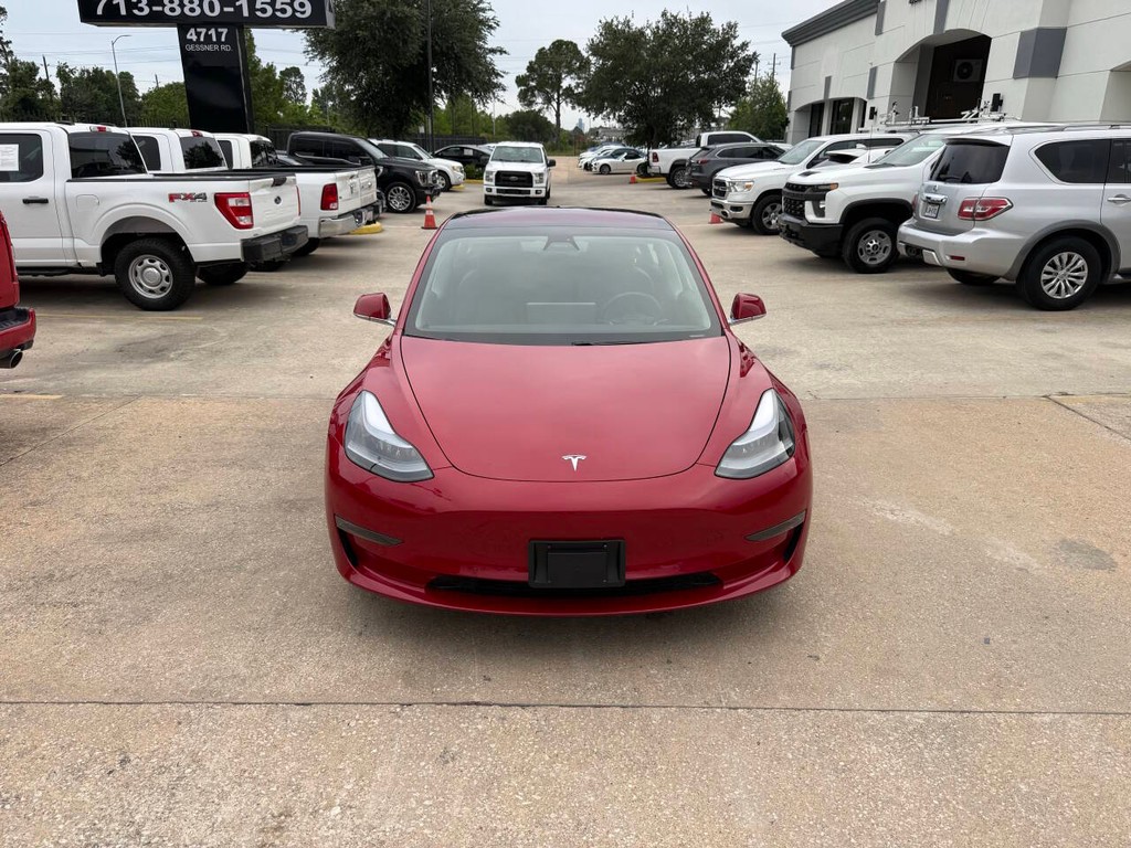 Tesla Model 3 Vehicle Full-screen Gallery Image 37
