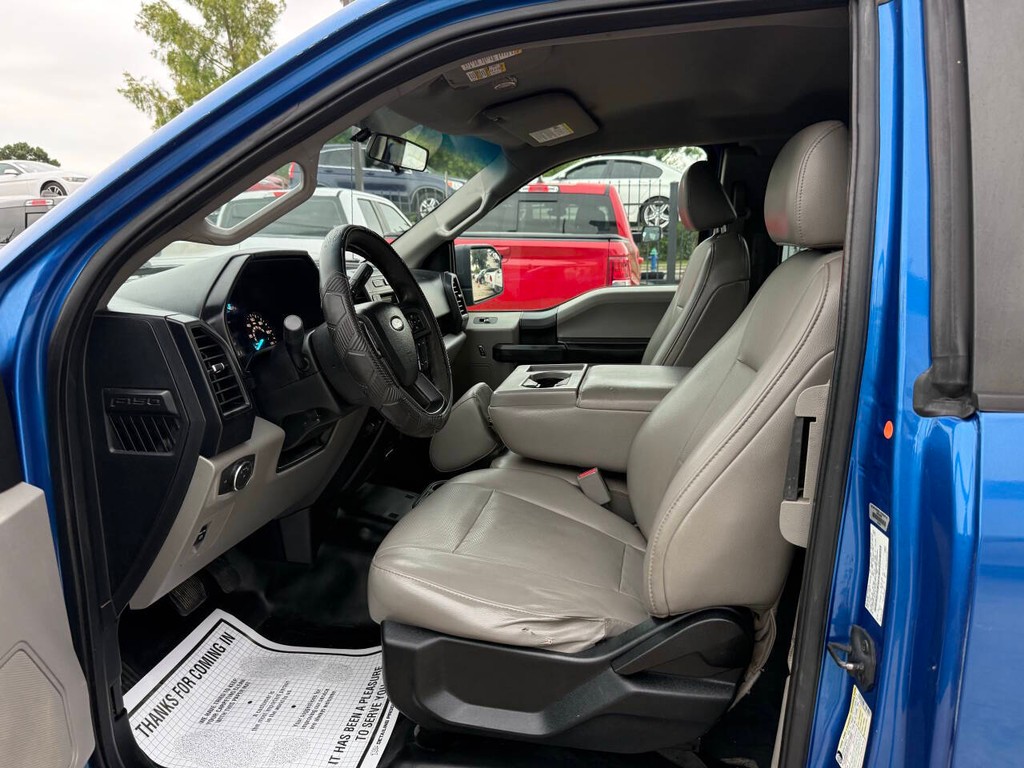 Ford F-150 Vehicle Full-screen Gallery Image 07