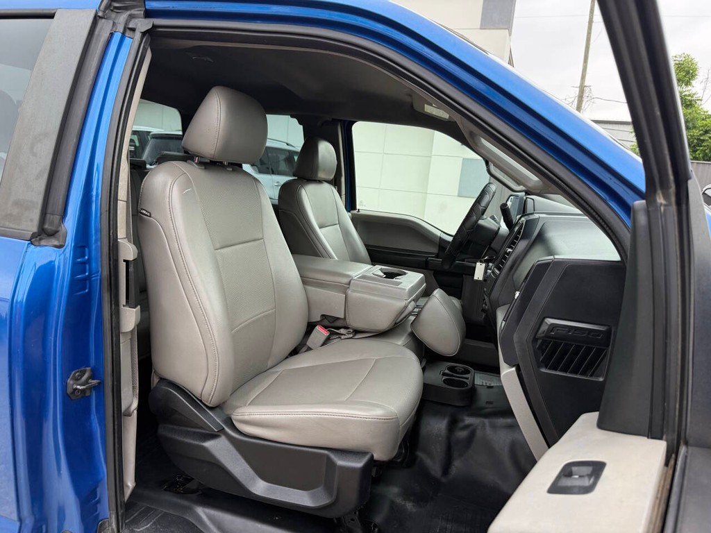Ford F-150 Vehicle Full-screen Gallery Image 10