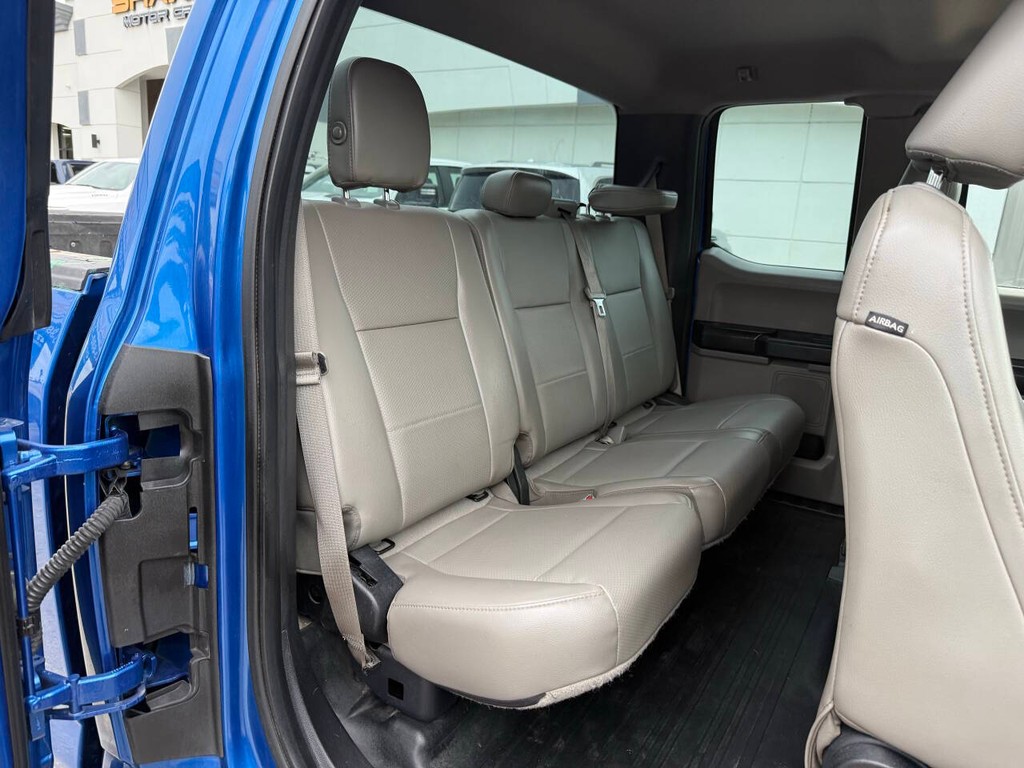 Ford F-150 Vehicle Full-screen Gallery Image 14