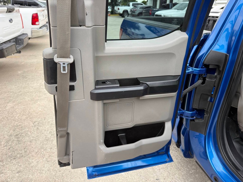 Ford F-150 Vehicle Full-screen Gallery Image 15