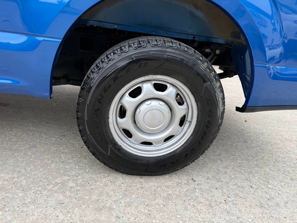 Ford F-150 Vehicle Full-screen Gallery Image 31
