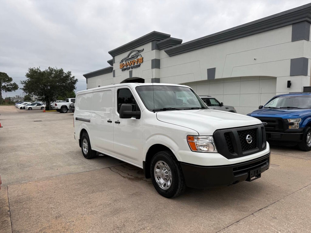Nissan NV Cargo Vehicle Full-screen Gallery Image 02