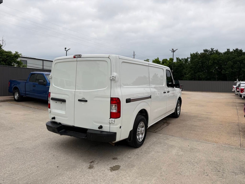 Nissan NV Cargo Vehicle Full-screen Gallery Image 05