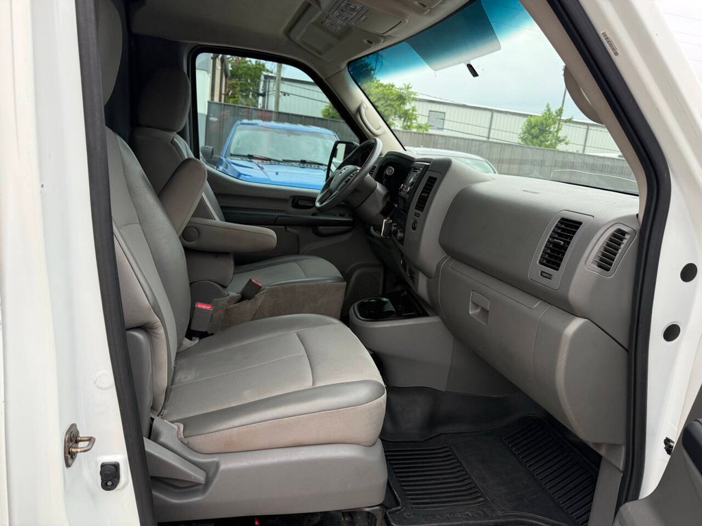 Nissan NV Cargo Vehicle Full-screen Gallery Image 10