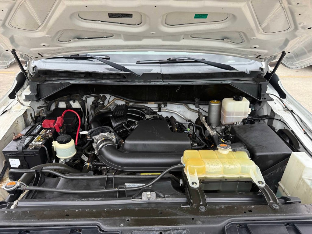 Nissan NV Cargo Vehicle Full-screen Gallery Image 22