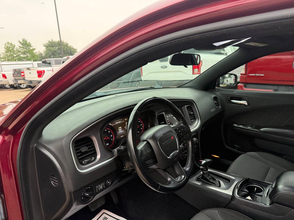 Dodge Charger Vehicle Full-screen Gallery Image 06