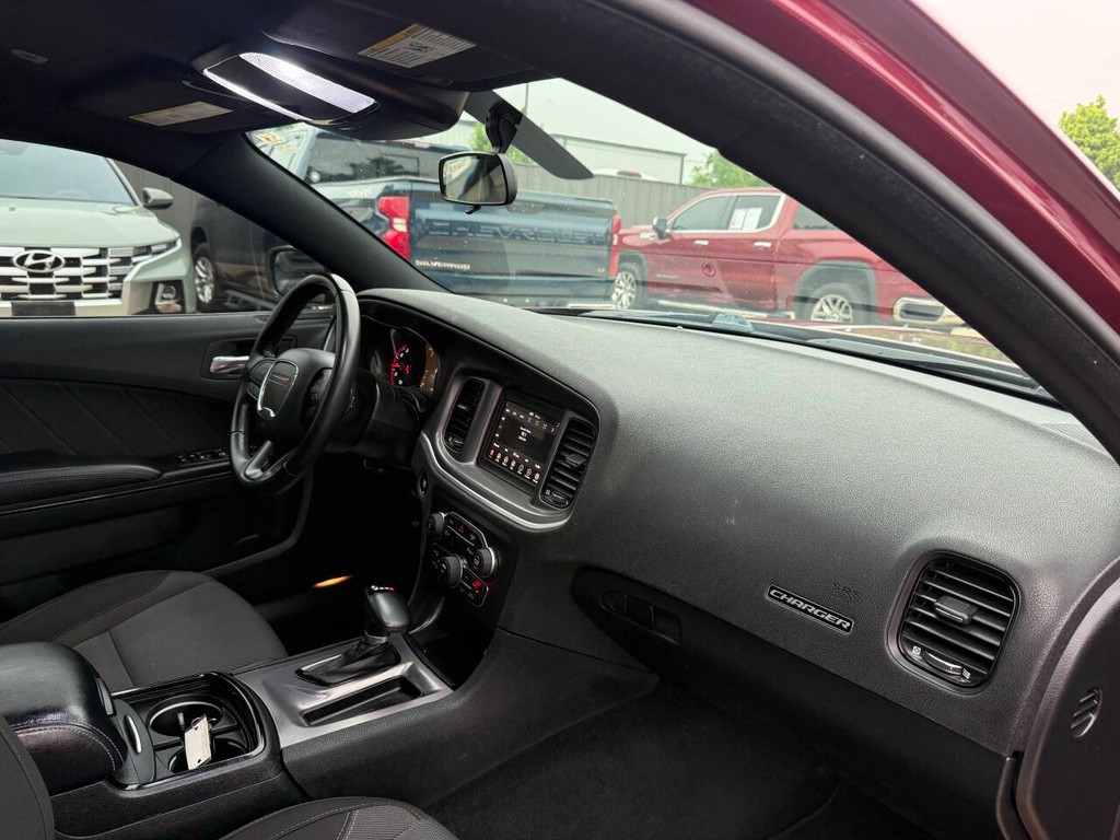 Dodge Charger Vehicle Full-screen Gallery Image 09