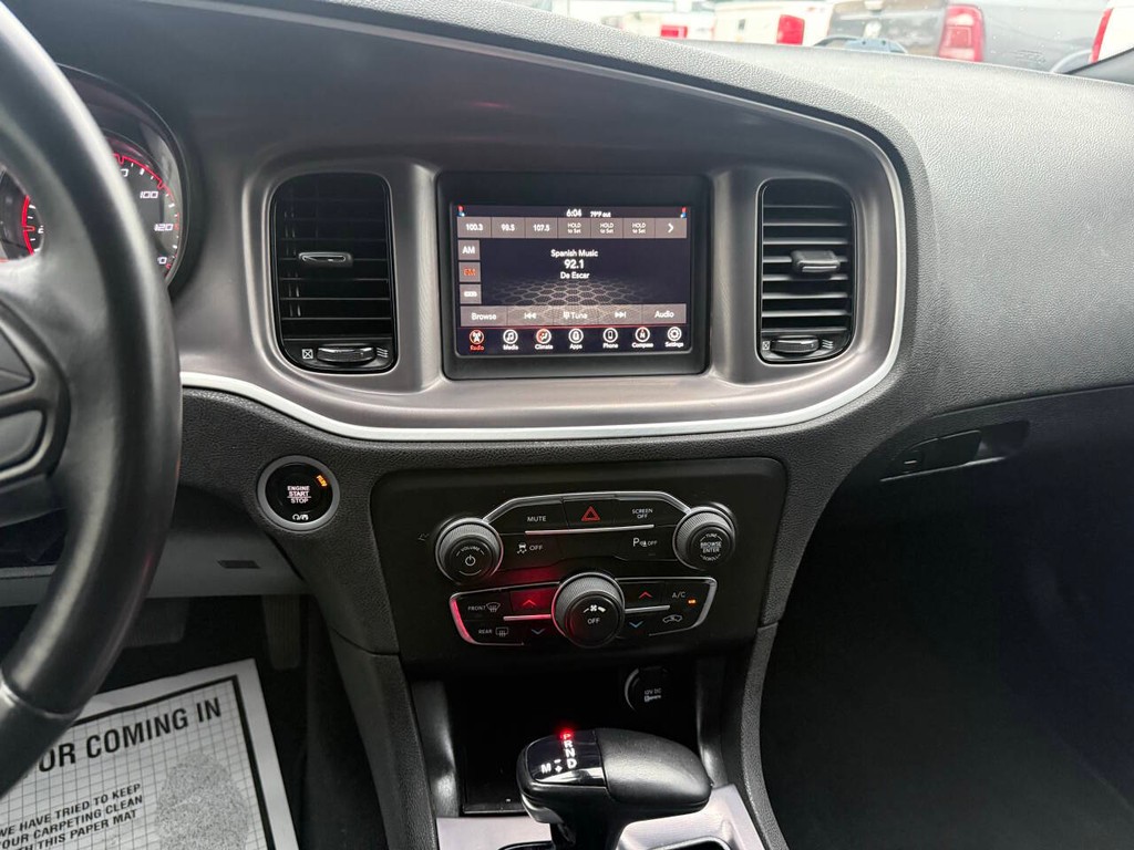 Dodge Charger Vehicle Full-screen Gallery Image 23