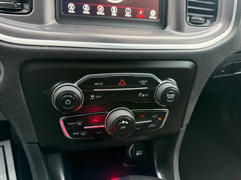 Dodge Charger Vehicle Full-screen Gallery Image 27