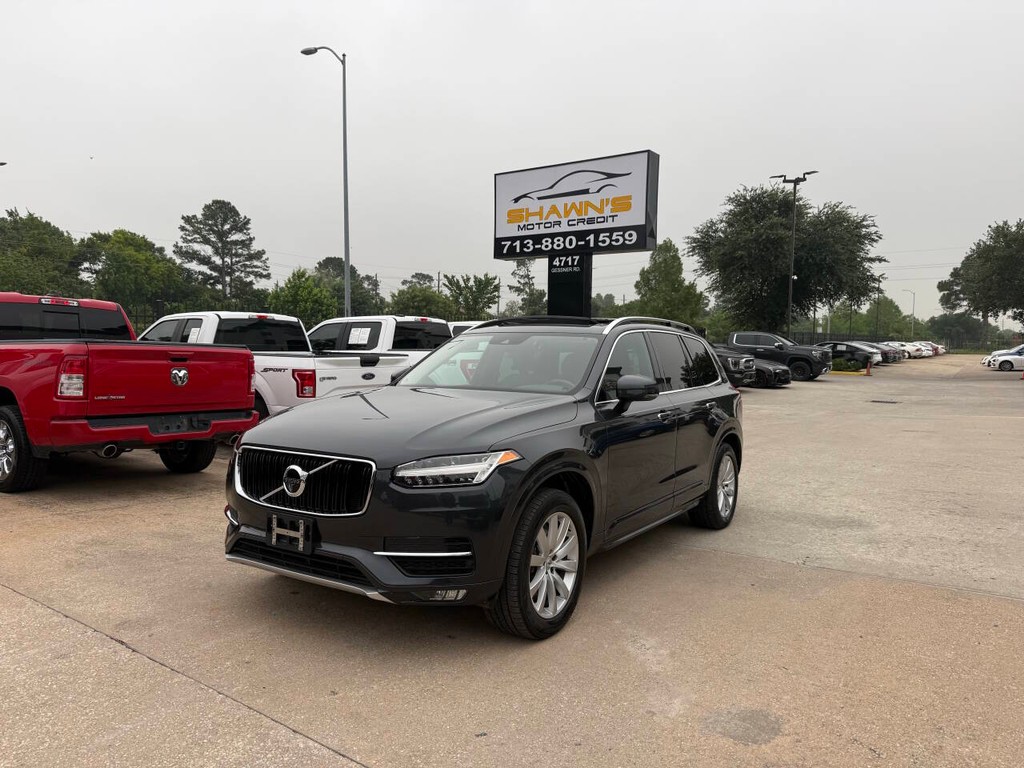 Volvo XC90 Vehicle Full-screen Gallery Image 03