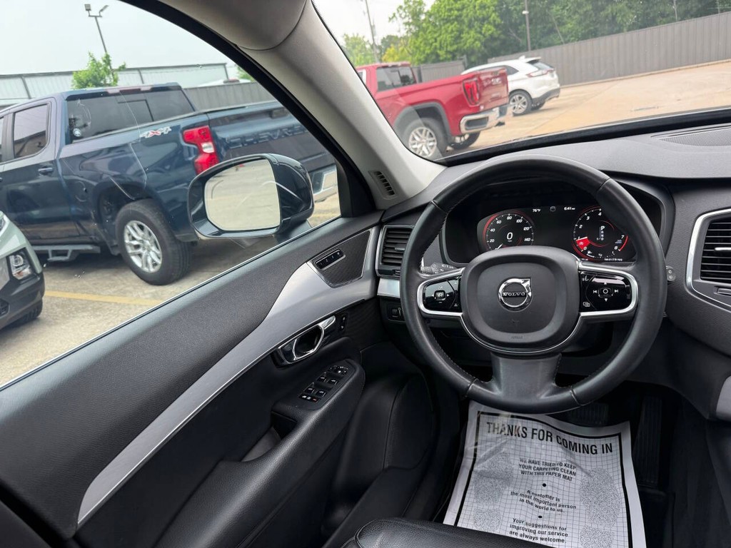 Volvo XC90 Vehicle Full-screen Gallery Image 19