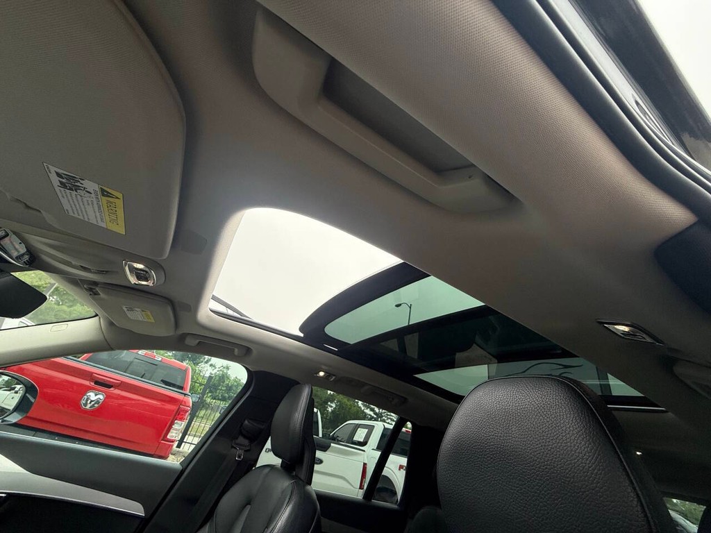 Volvo XC90 Vehicle Full-screen Gallery Image 28