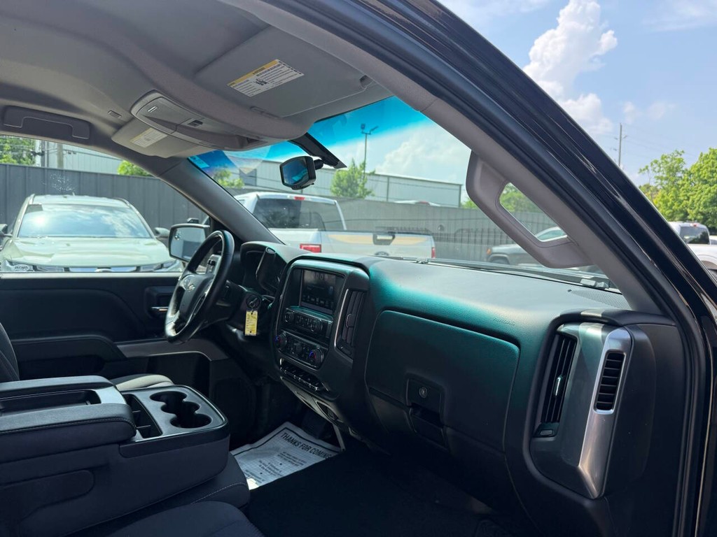 Chevrolet Silverado 1500 Vehicle Full-screen Gallery Image 09