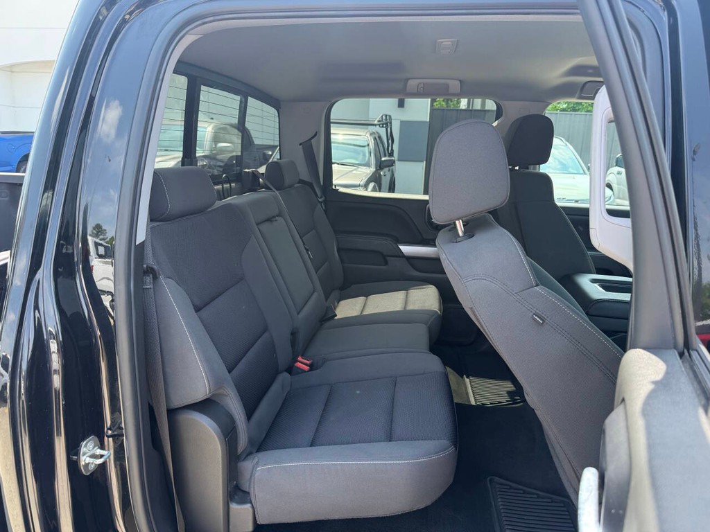 Chevrolet Silverado 1500 Vehicle Full-screen Gallery Image 15