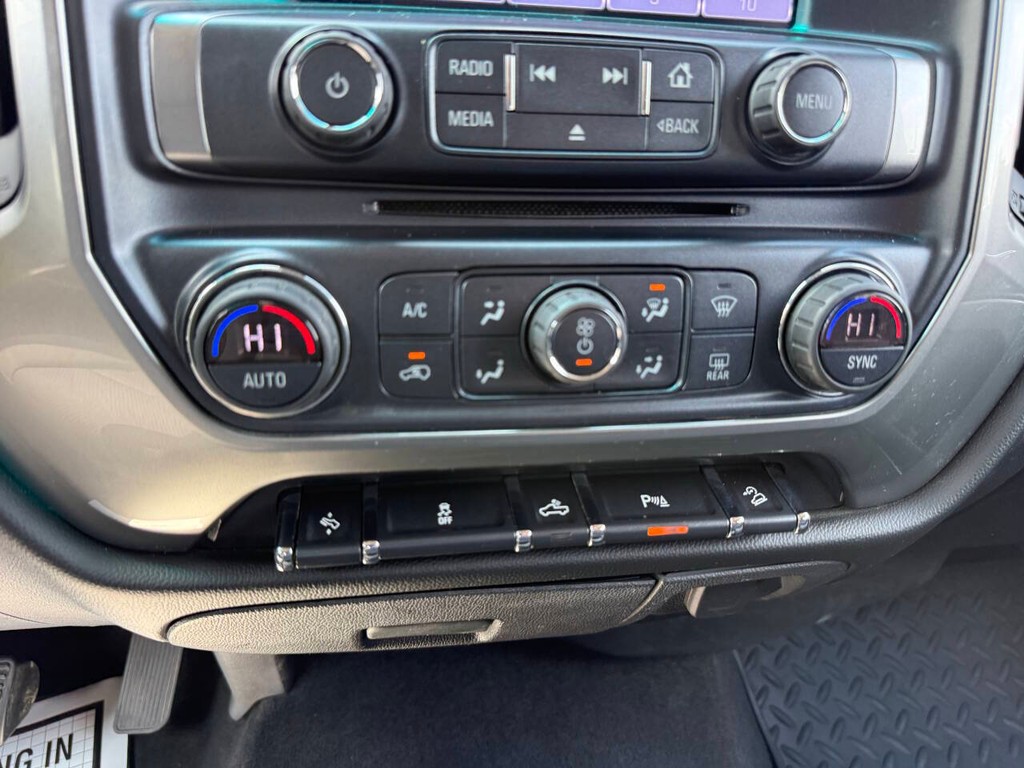 Chevrolet Silverado 1500 Vehicle Full-screen Gallery Image 28