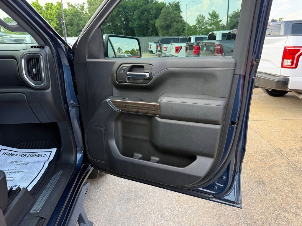 Chevrolet Silverado 1500 Vehicle Full-screen Gallery Image 11