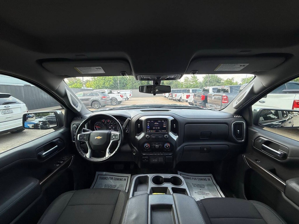 Chevrolet Silverado 1500 Vehicle Full-screen Gallery Image 18
