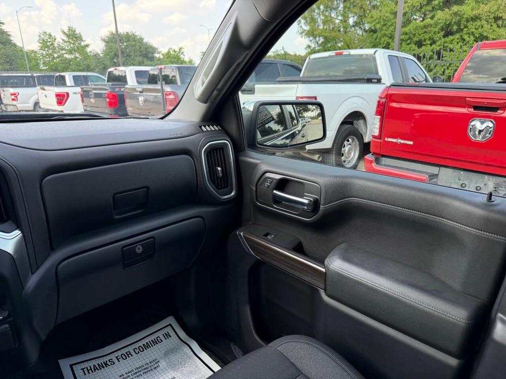 Chevrolet Silverado 1500 Vehicle Full-screen Gallery Image 20
