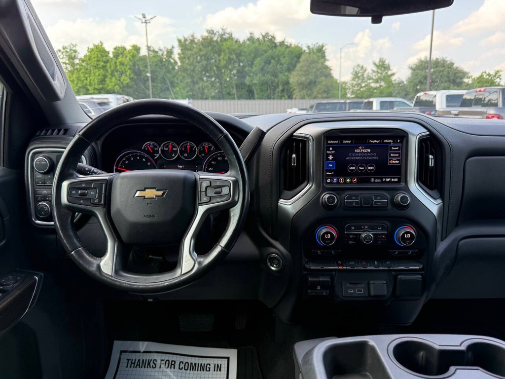 Chevrolet Silverado 1500 Vehicle Full-screen Gallery Image 21
