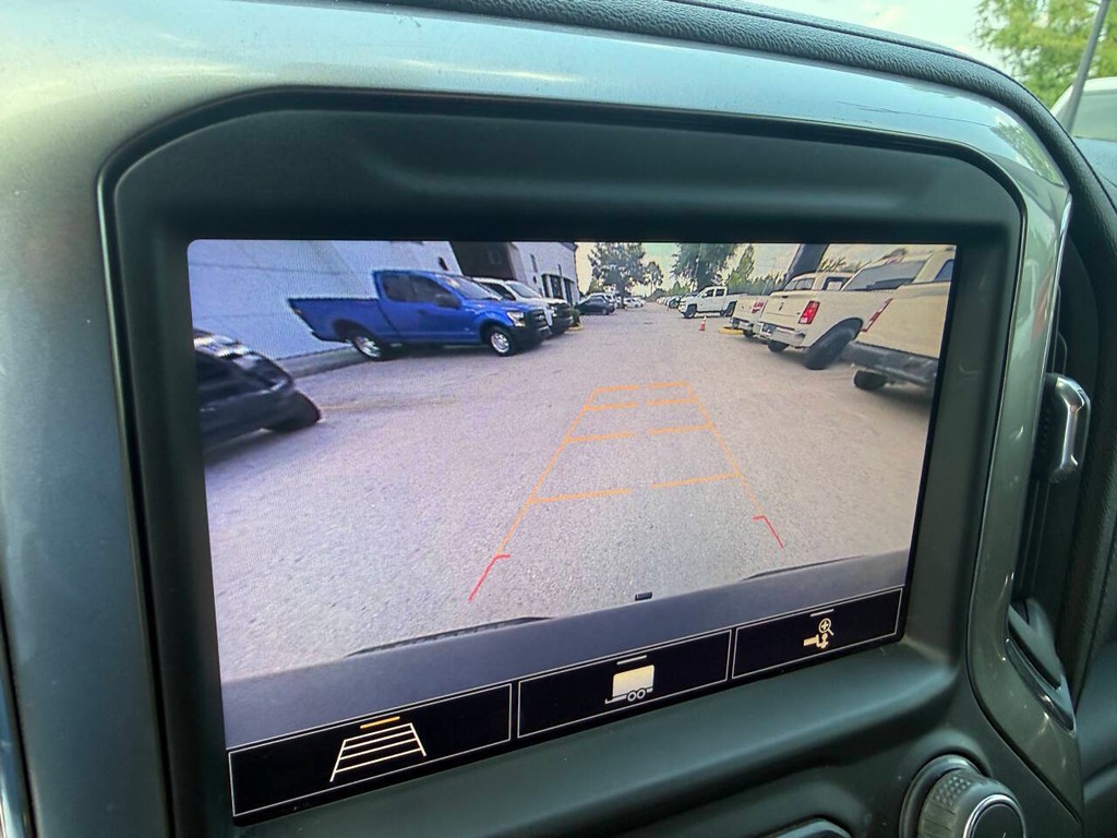 Chevrolet Silverado 1500 Vehicle Full-screen Gallery Image 26