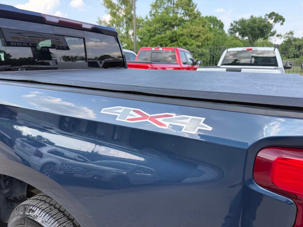 Chevrolet Silverado 1500 Vehicle Full-screen Gallery Image 36