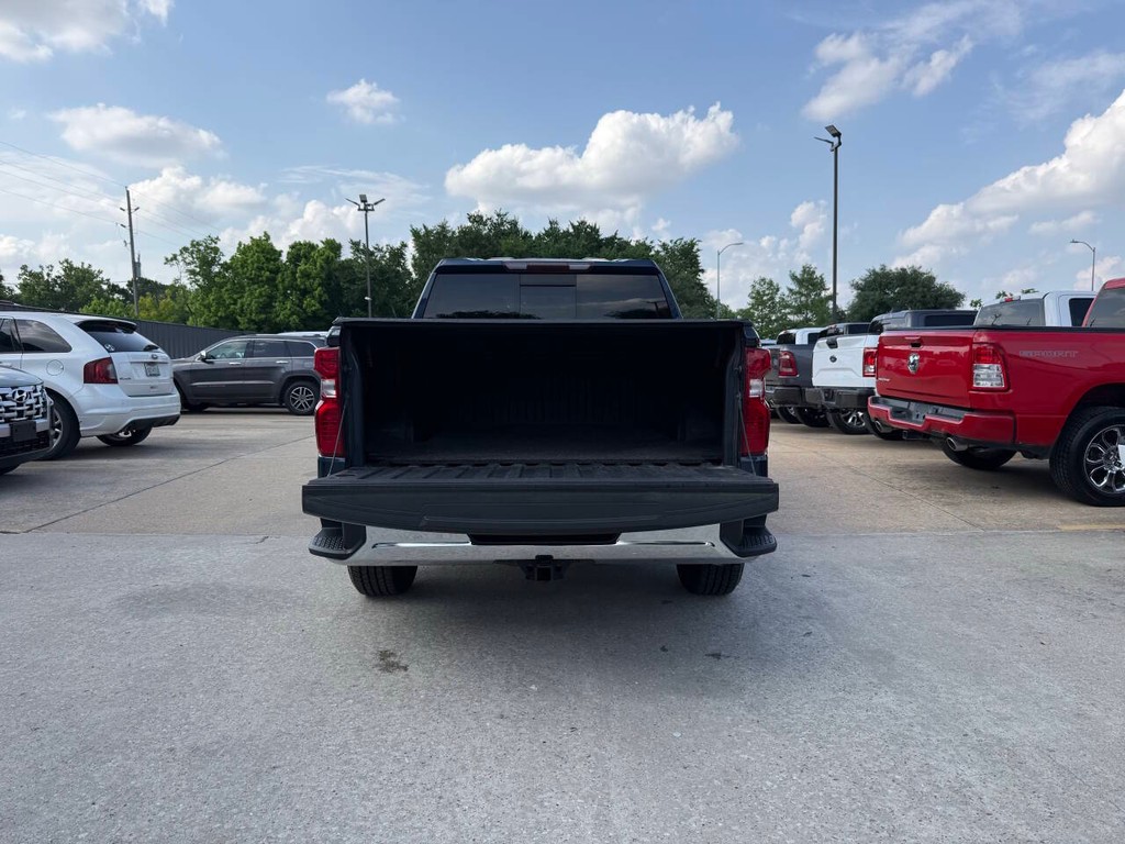 Chevrolet Silverado 1500 Vehicle Full-screen Gallery Image 37