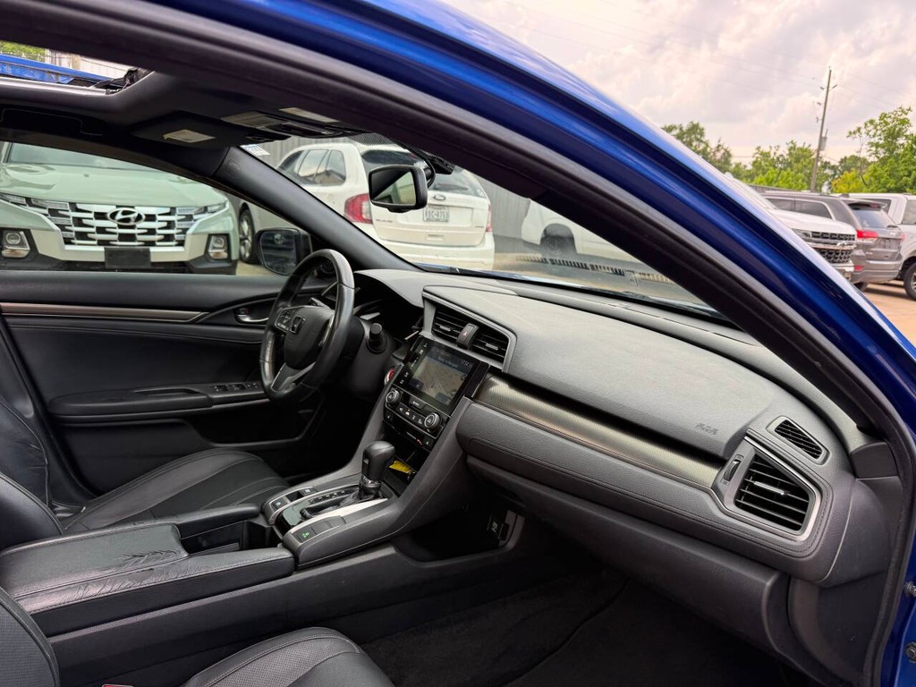Honda Civic Hatchback Vehicle Full-screen Gallery Image 09